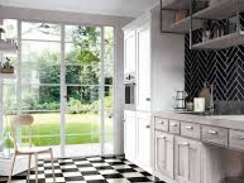 Black & White Tumbled Marble Look Porcelain Tile &ndash; 30x30